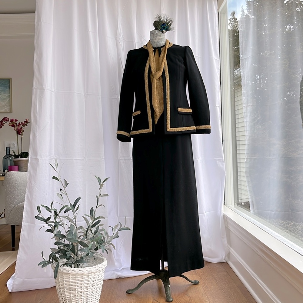 Vintage Evening gown with coat and scarf Black and Gold Lame no label Pure wool